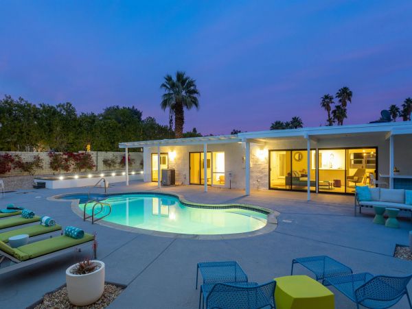 Palm Springs Home 990904