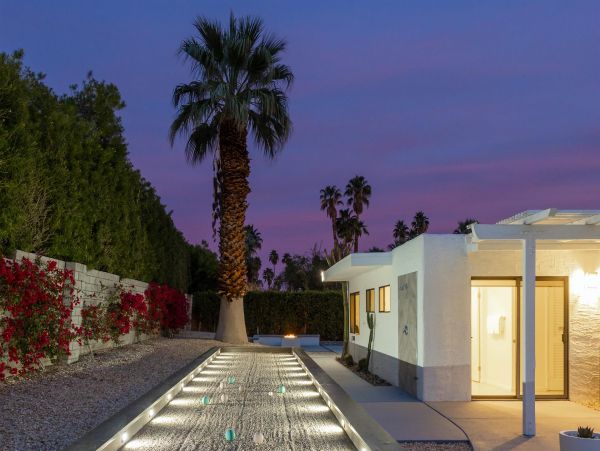 Palm Springs Home 990904