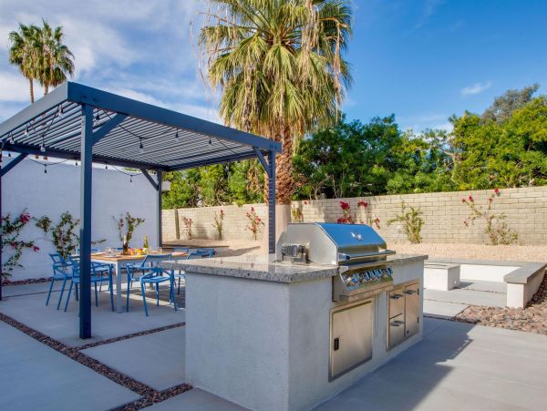 Palm Springs Home 990904