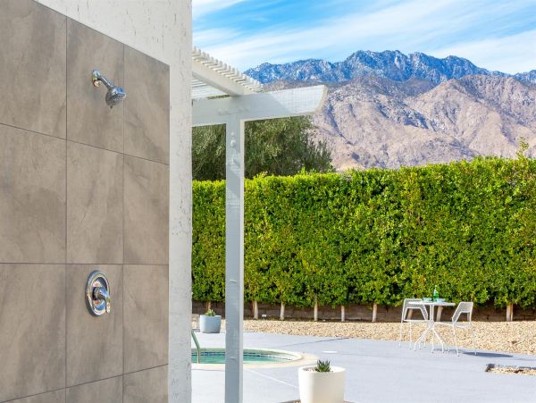 Palm Springs Home 990904