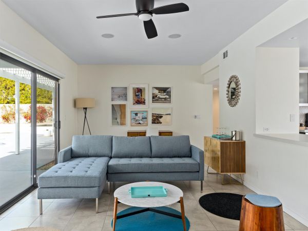 Palm Springs Home 990904