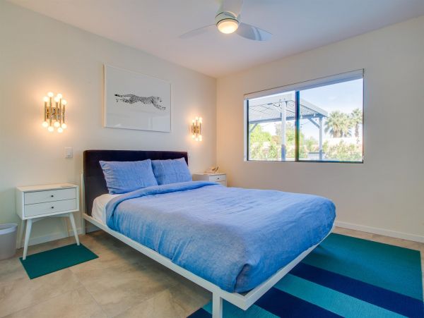 Palm Springs Home 990904