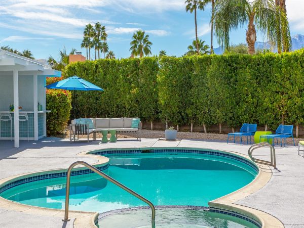 Palm Springs Home 990904