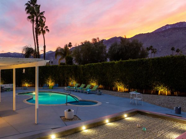 Palm Springs Home 990904