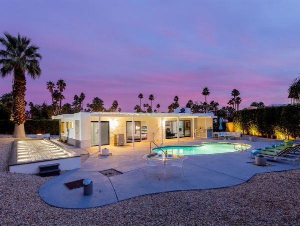 Palm Springs Home 990904