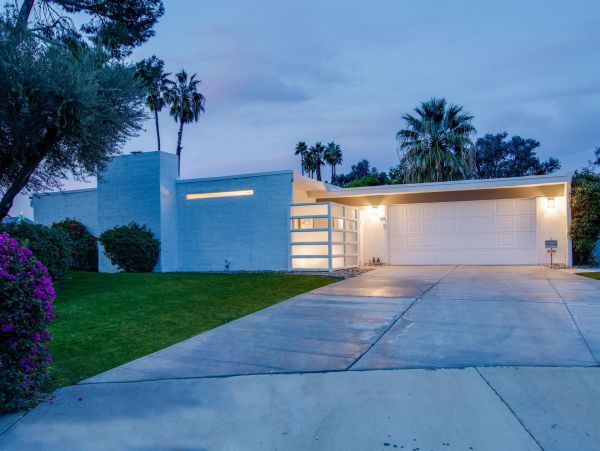 Palm Springs Home 990904