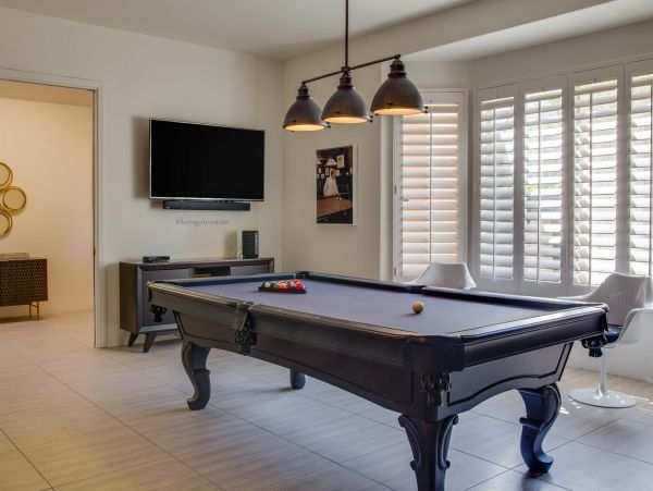 Palm Springs Home 990905