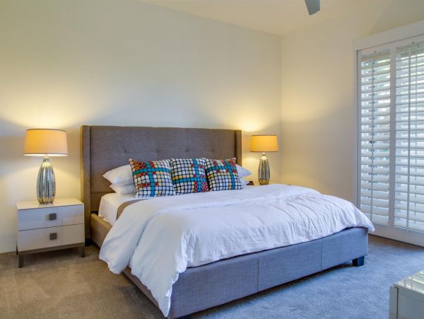 Palm Springs Home 990905