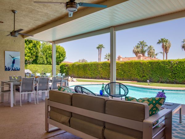 Palm Springs Home 990905
