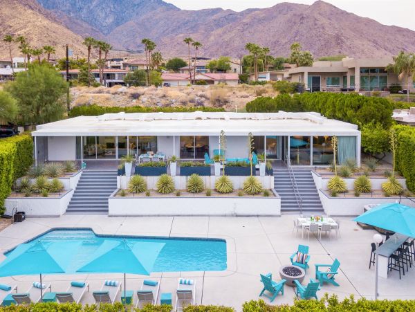 Palm Springs Home 990906