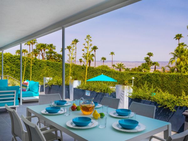 Palm Springs Home 990906