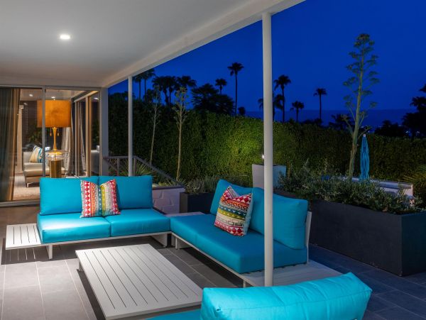 Palm Springs Home 990906