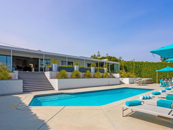 Palm Springs Home 990906