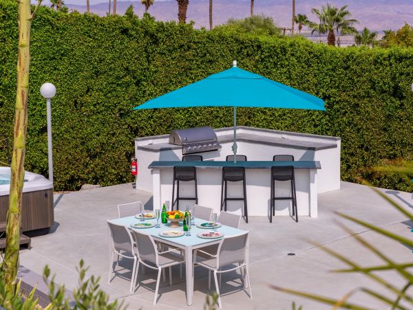Palm Springs Home 990906