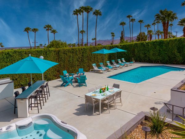 Palm Springs Home 990906