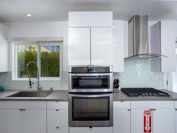 Palm Springs Home 990906