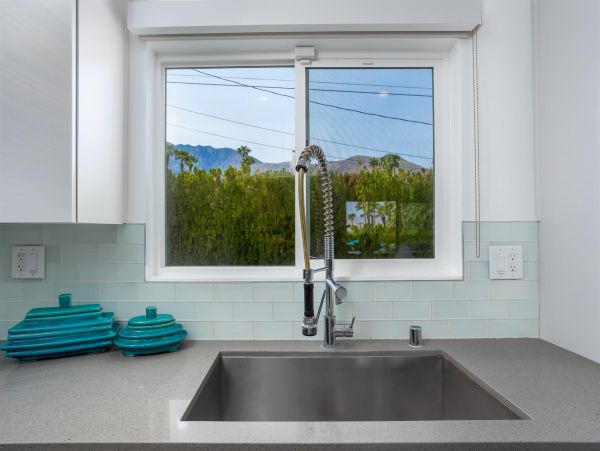 Palm Springs Home 990906