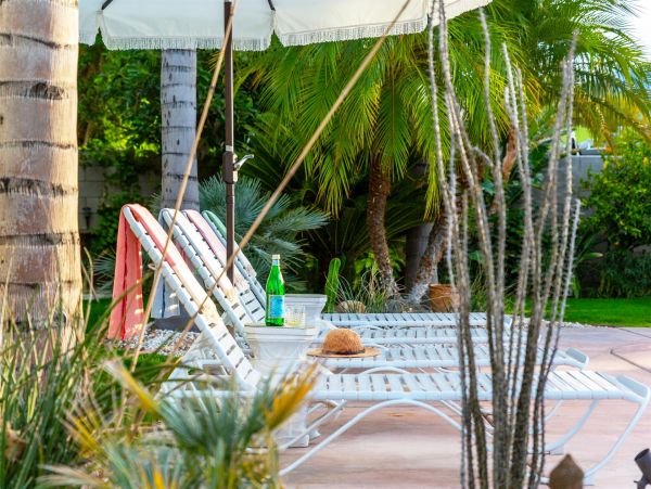 Palm Springs Home 990907
