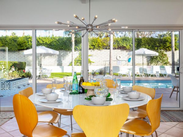 Palm Springs Home 990907