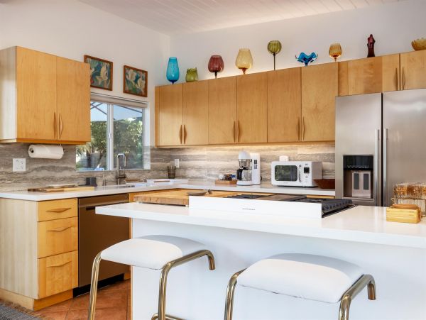 Palm Springs Home 990907