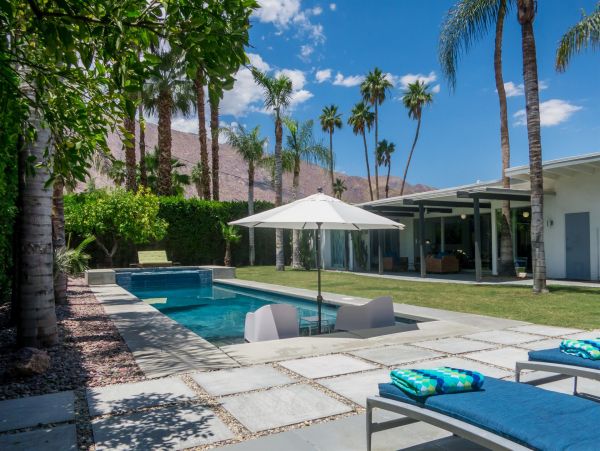 Palm Springs Home 990908