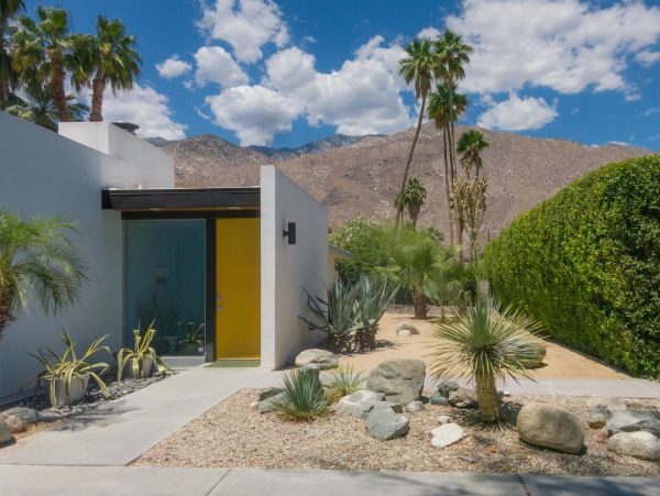 Palm Springs Home 990908