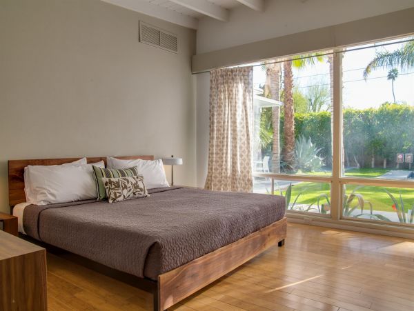 Palm Springs Home 990908