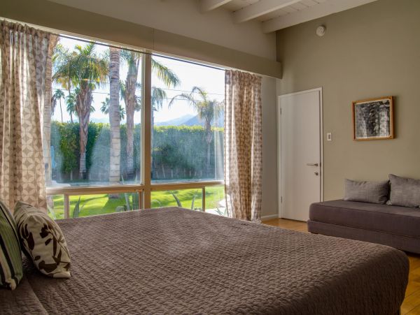Palm Springs Home 990908