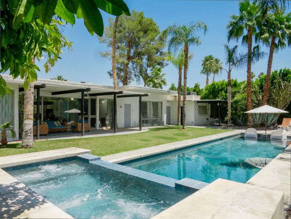 Palm Springs Home 990908