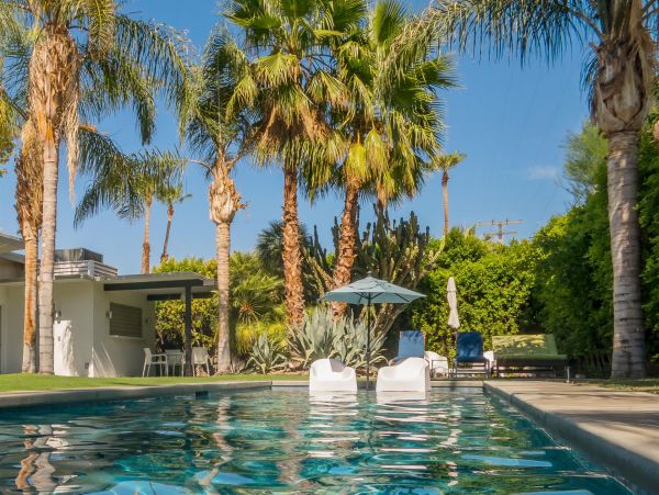 Palm Springs Home 990908