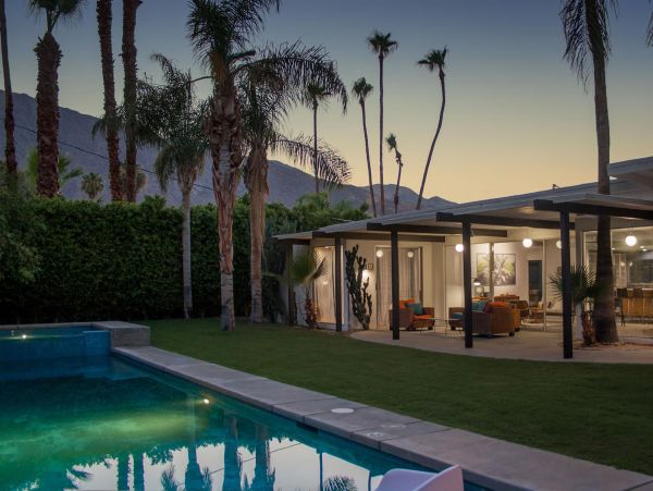 Palm Springs Home 990908