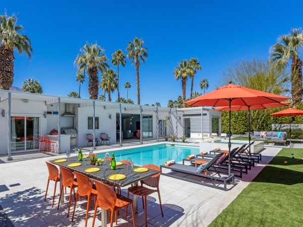 Palm Springs Home 990909
