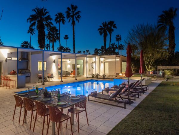 Palm Springs Home 990909