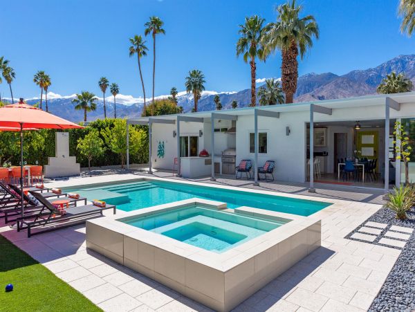 Palm Springs Home 990909