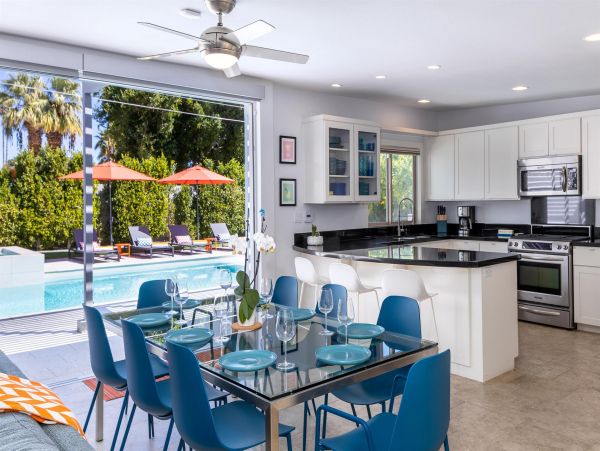 Palm Springs Home 990909
