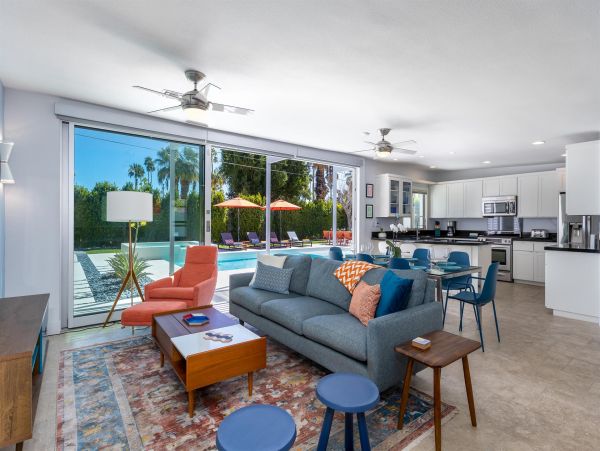 Palm Springs Home 990909
