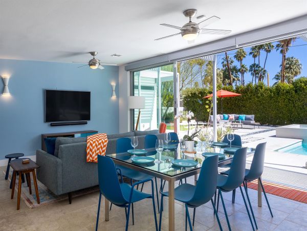 Palm Springs Home 990909