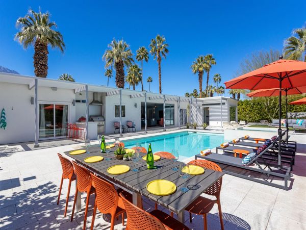 Palm Springs Home 990909
