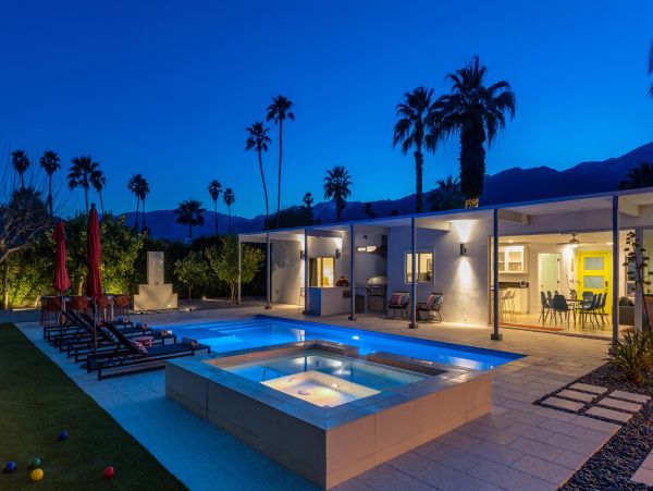 Palm Springs Home 990909