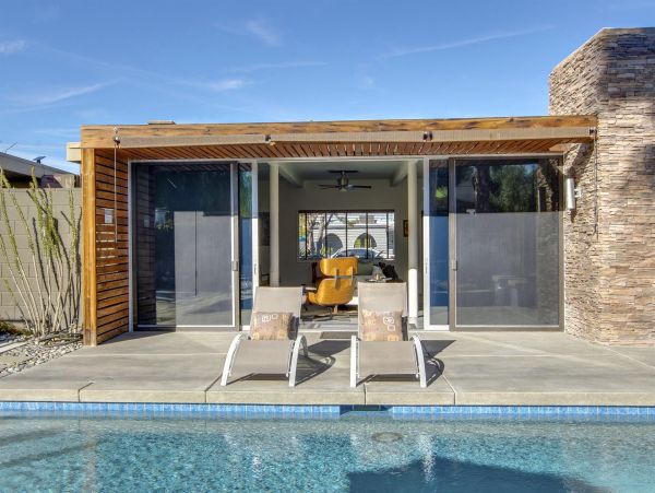 Palm Springs Home 990910