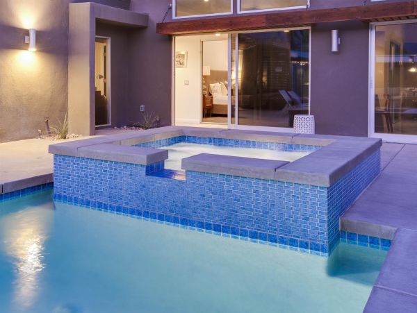 Palm Springs Home 990910