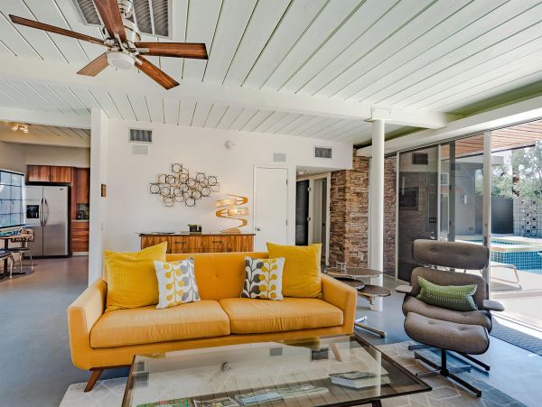 Palm Springs Home 990910