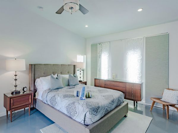 Palm Springs Home 990910