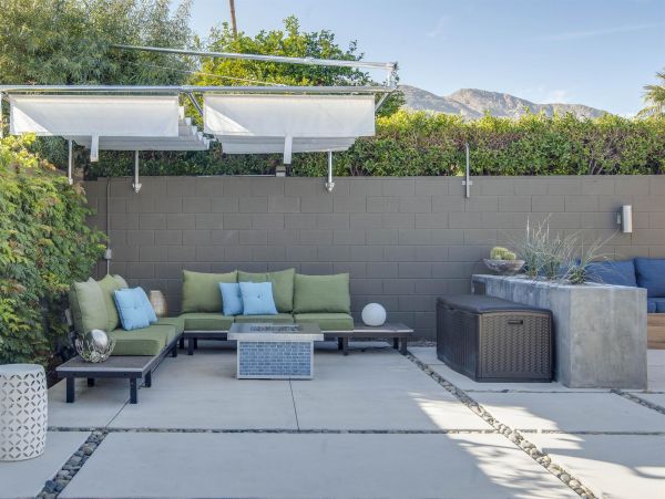 Palm Springs Home 990910