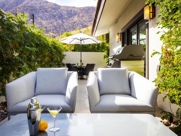 Palm Springs Home 990911