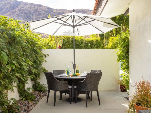 Palm Springs Home 990911
