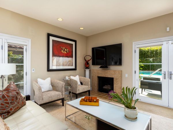 Palm Springs Home 990911