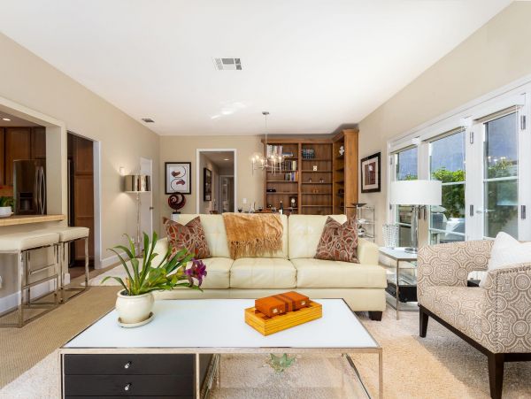 Palm Springs Home 990911
