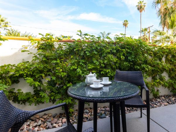 Palm Springs Home 990911