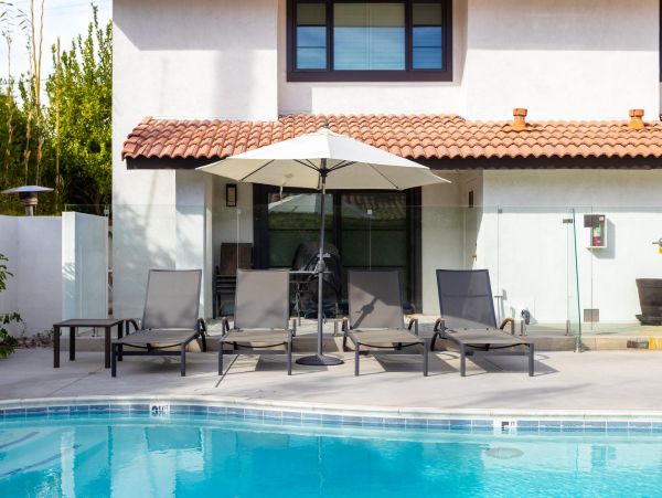 Palm Springs Home 990911